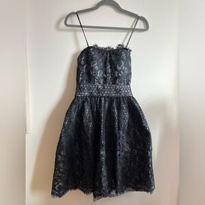 Single After Eight Prom Lace Sleeveless Dress Size 4 Lining is Silk